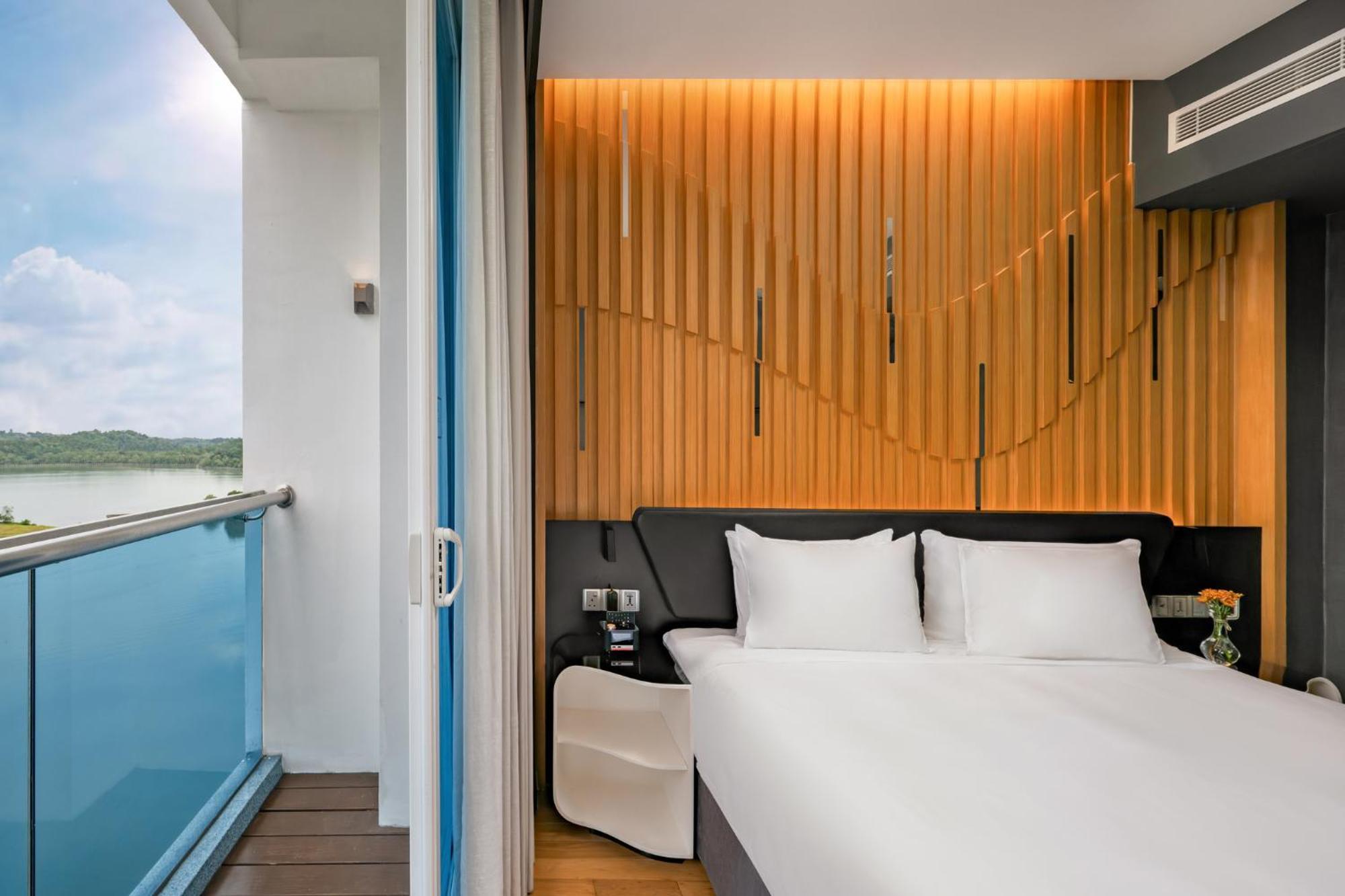 Fraser Place Puteri Harbour Nusajaya  Exteriör bild Deluxe Room