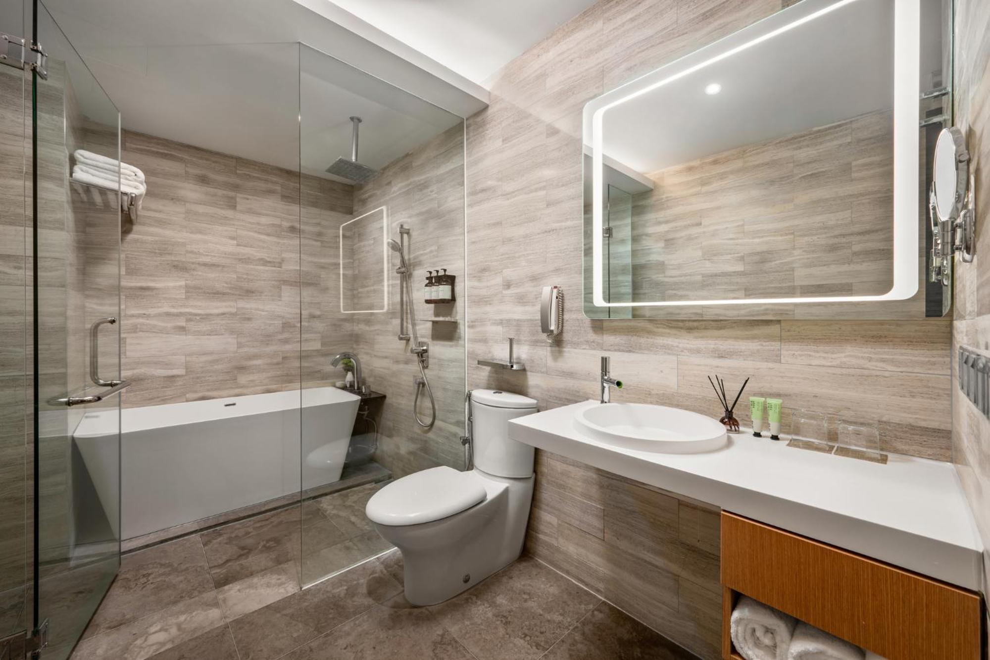 Fraser Place Puteri Harbour Nusajaya  Exteriör bild Bathroom