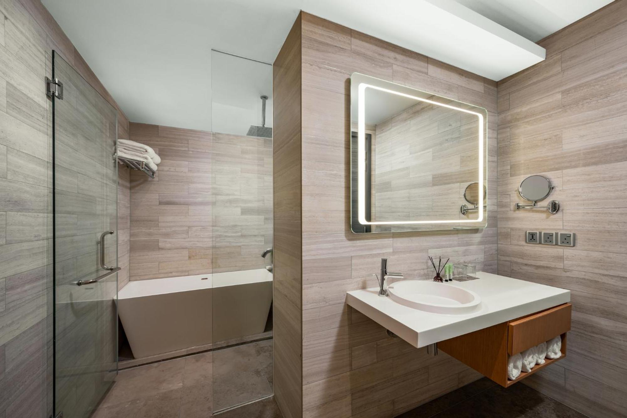 Fraser Place Puteri Harbour Nusajaya  Exteriör bild Bathroom
