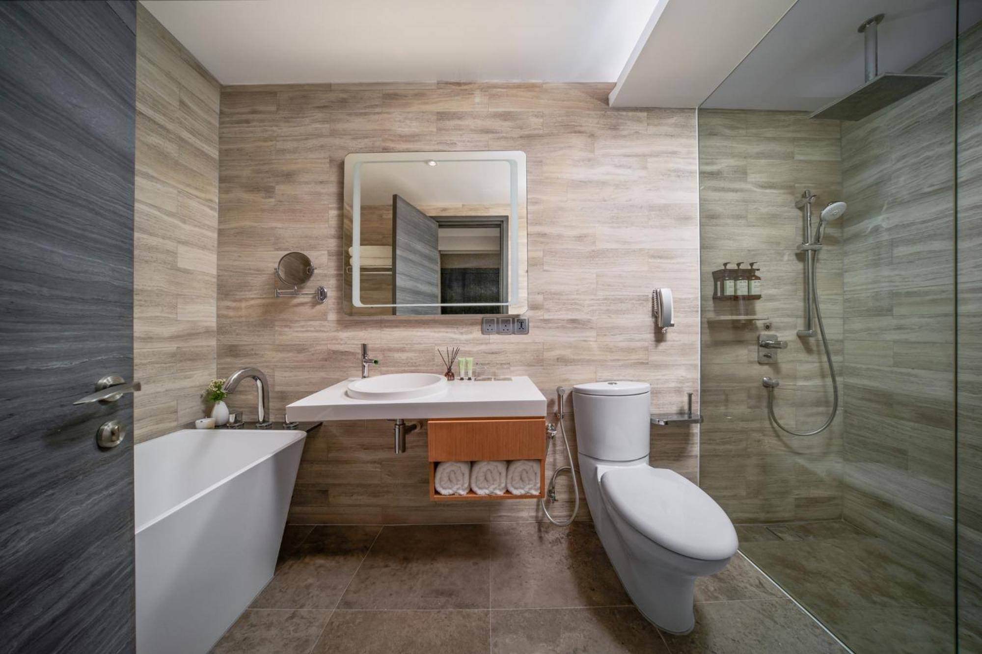 Fraser Place Puteri Harbour Nusajaya  Exteriör bild Bathroom
