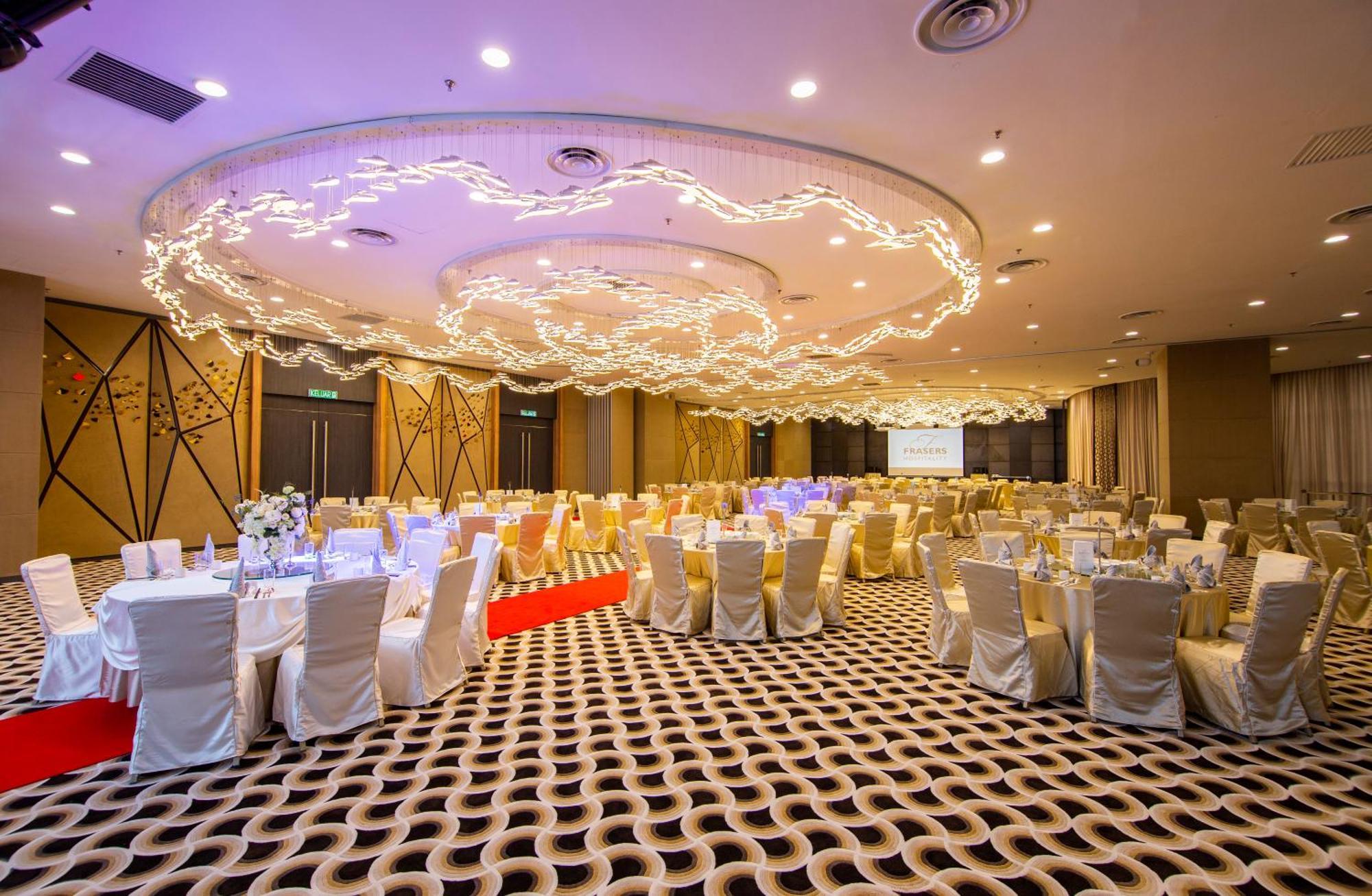 Fraser Place Puteri Harbour Nusajaya  Exteriör bild The ballroom of the hotel